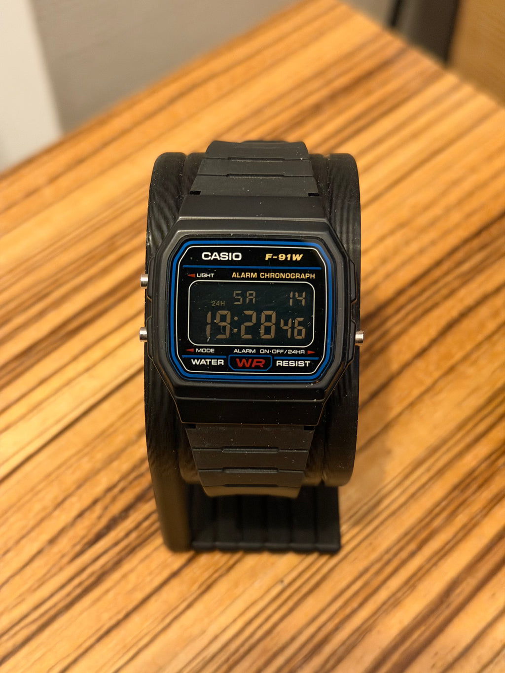 Casio F-91W Custom LCD Mod