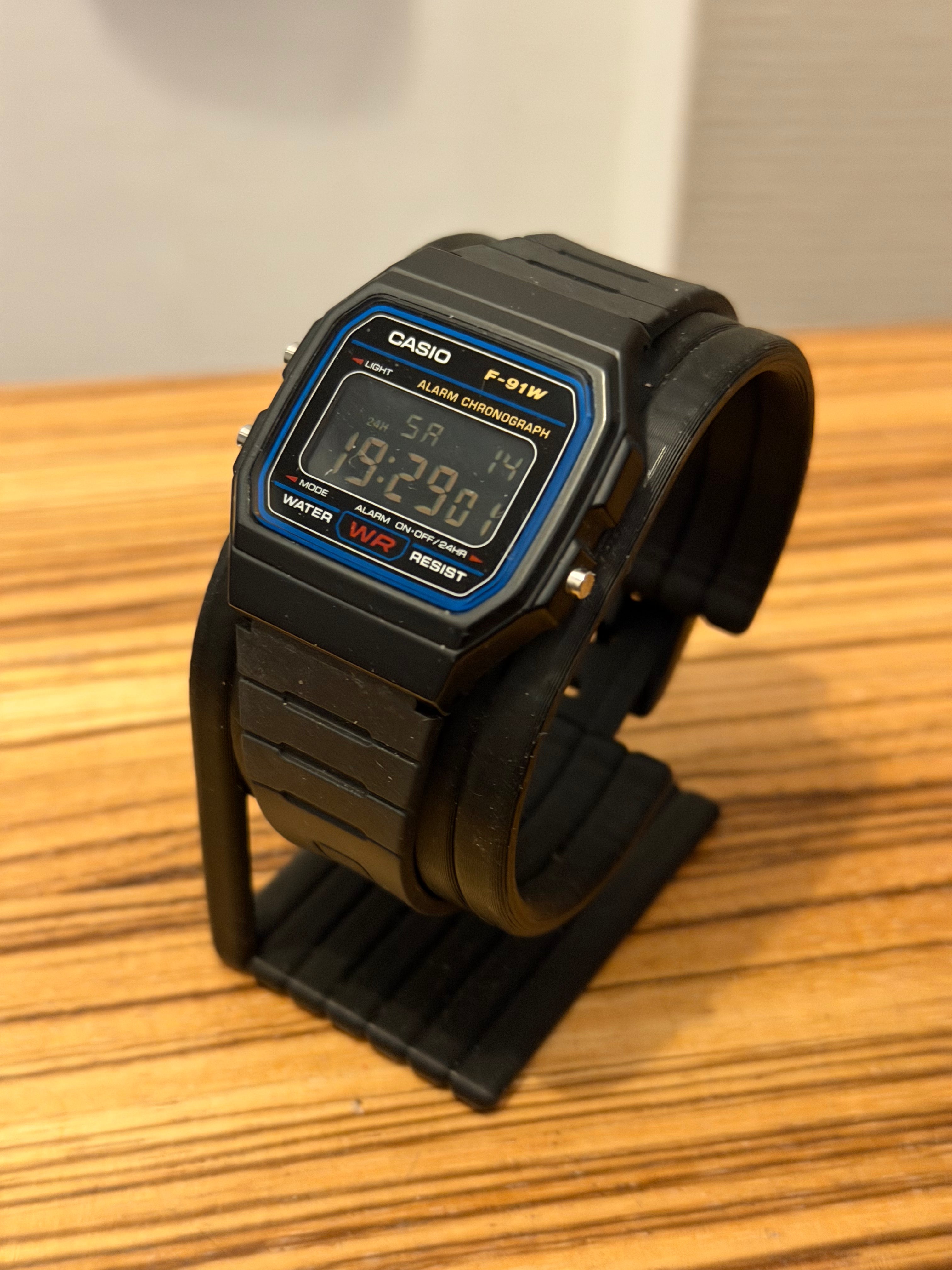 Casio F-91W Custom LCD Mod
